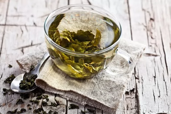 الشاي الأخضر من افضل الاعشاب لعلاج التهاب المفاصل