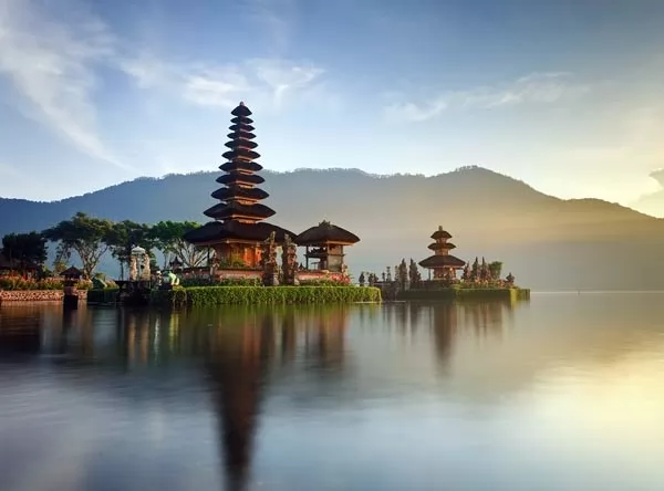المناطق السياحية في اندونيسيا