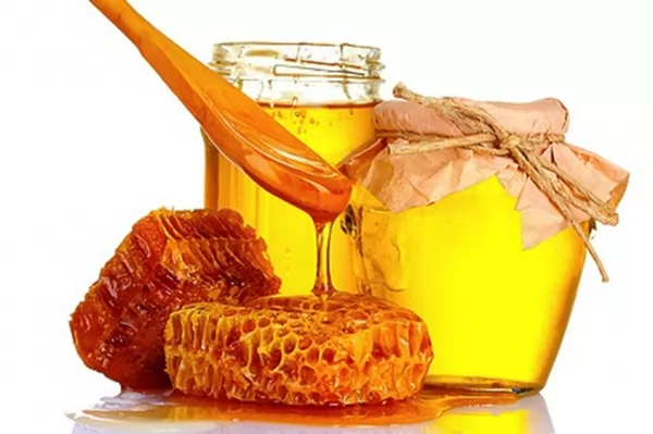 العسل الخام من المحليات الطبيعية