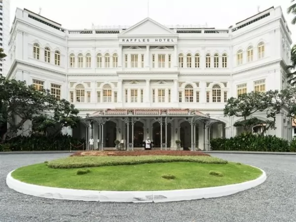 فندق رافل من اجمل اماكن سياحية في سنغافورة