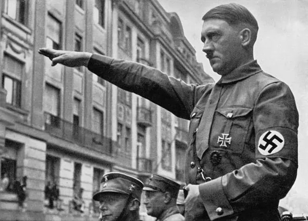 ادولف هتلر الديكتاتور الالماني