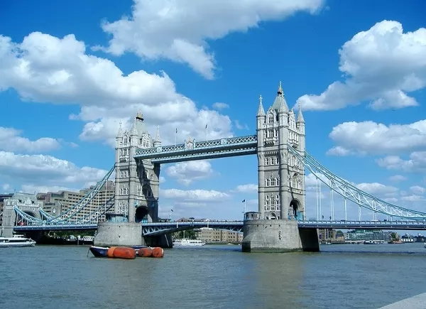 جسر البرج وبرج لندن من اجمل اماكن سياحية في لندن