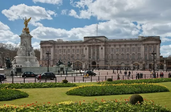 قصر باكنغهام من اجمل اماكن سياحية في لندن