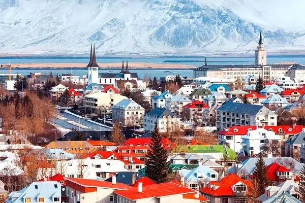 ريكيافيك من اجمل اماكن سياحيه في ايسلندا
