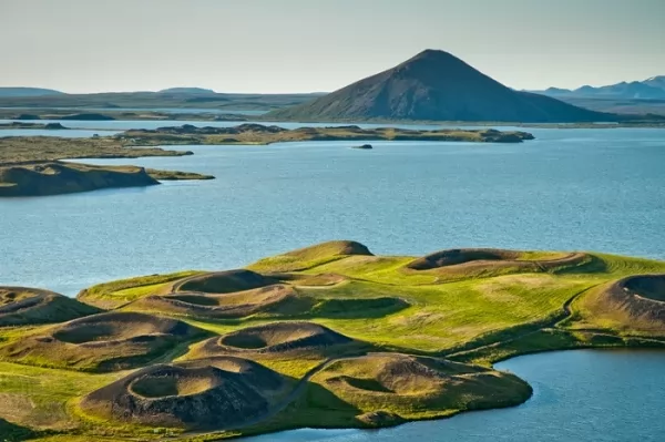 ميفاثن من اجمل اماكن سياحيه في ايسلندا