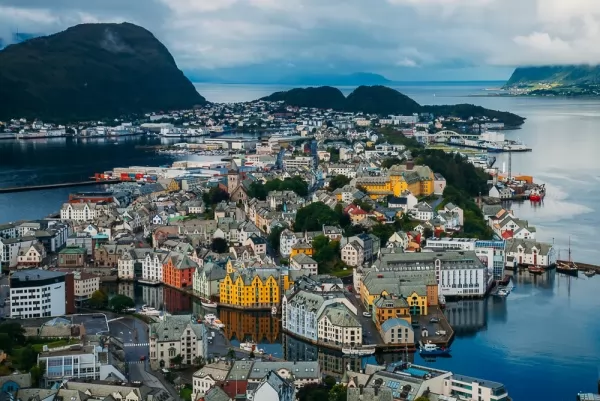 مدينة أليسوند من اجمل اماكن سياحية في النرويج