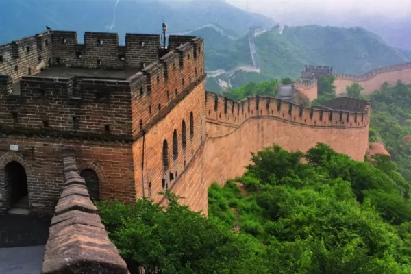 سور الصين العظيم من عجائب العالم المعمارية
