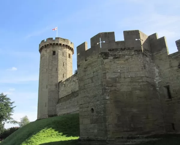قلعة وارويك من اجمل اماكن سياحية في بريطانيا