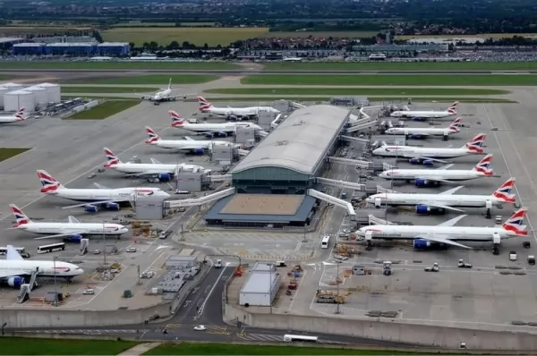 مطار هيثرو فى انجلترا من افضل المطارات فى العالم