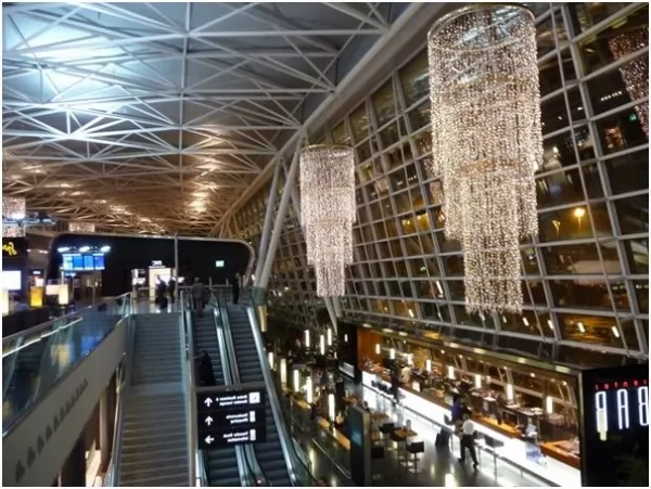 مطار زيورخ فى سويسرا من افضل المطارات فى العالم