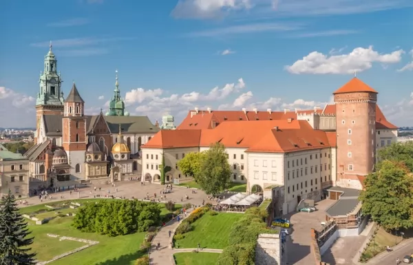 قلعة فافل من اجمل اماكن سياحية في بولندا