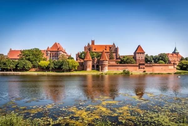 قلعة مالبورك من اجمل اماكن سياحية في بولندا