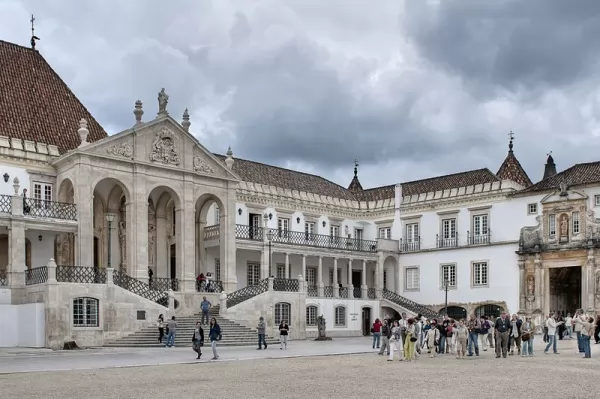 جامعة كويمبرا من اجمل اماكن سياحية في البرتغال