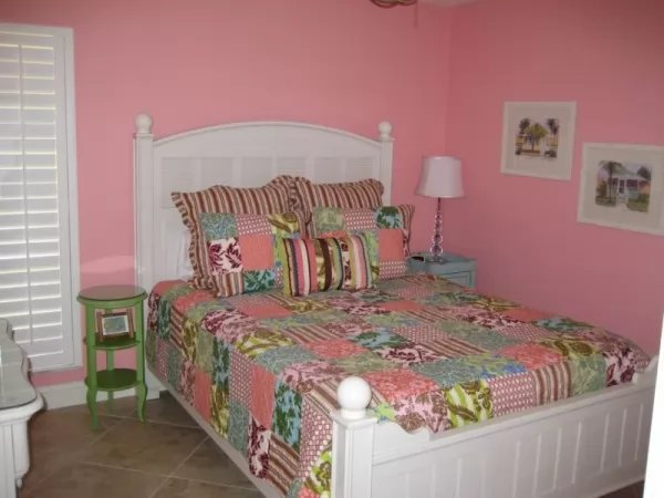 تصميمات من غرف النوم الوردية الرائعة بالصور Pink-bedrooms_1544_10_1559614670