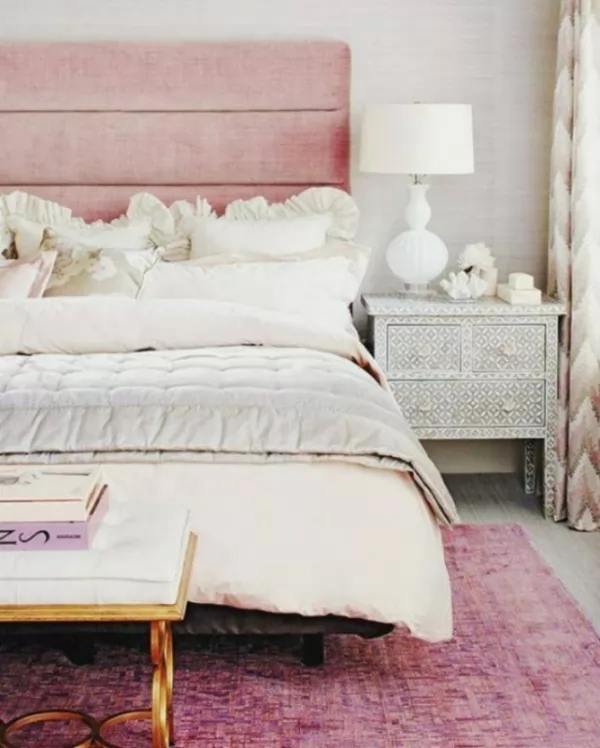 تصميمات من غرف النوم الوردية الرائعة بالصور Pink-bedrooms_1544_16_1559616670