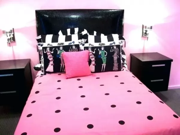 تصميمات من غرف النوم الوردية الرائعة بالصور Pink-bedrooms_1544_2_1559616655