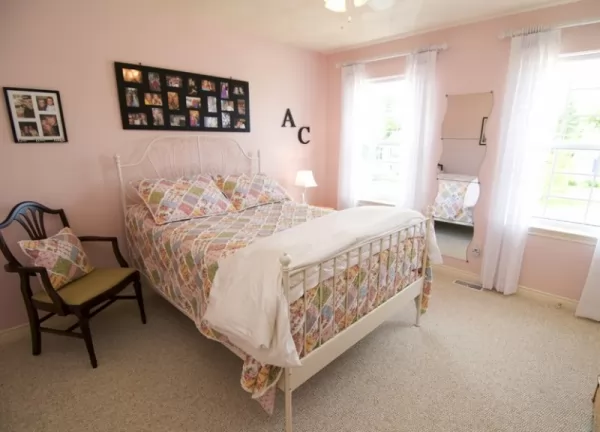 تصميمات من غرف النوم الوردية الرائعة بالصور Pink-bedrooms_1544_8_1559614455